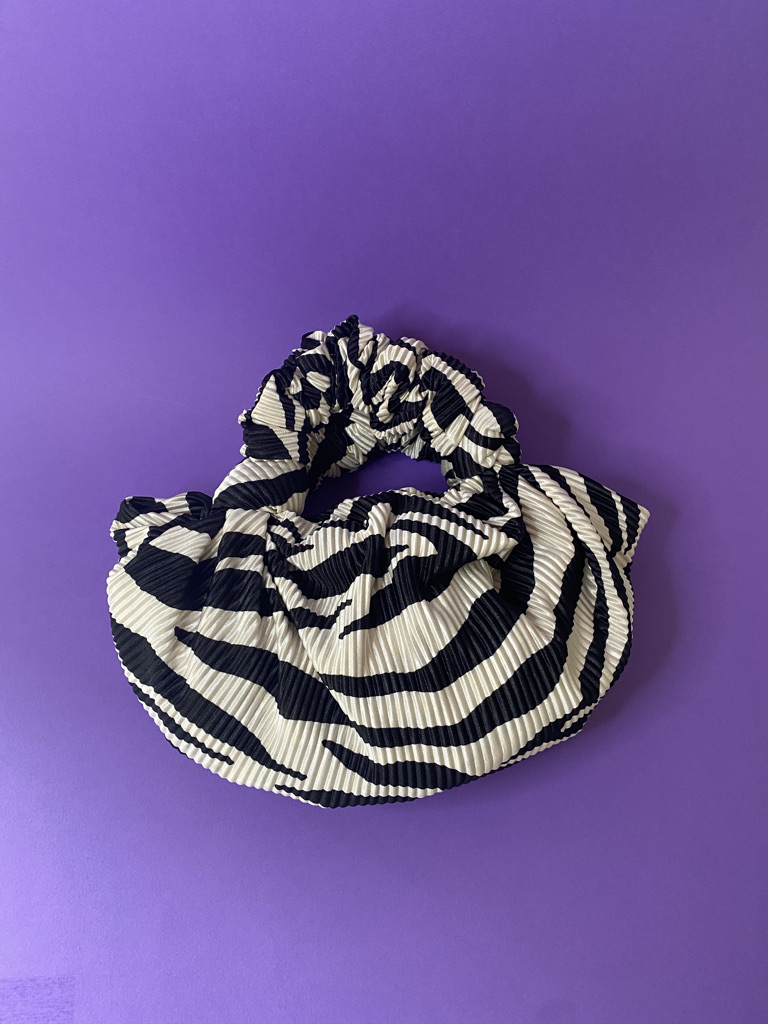 mini sac en tissu plissé zèbre par dream hair jaguar shoes