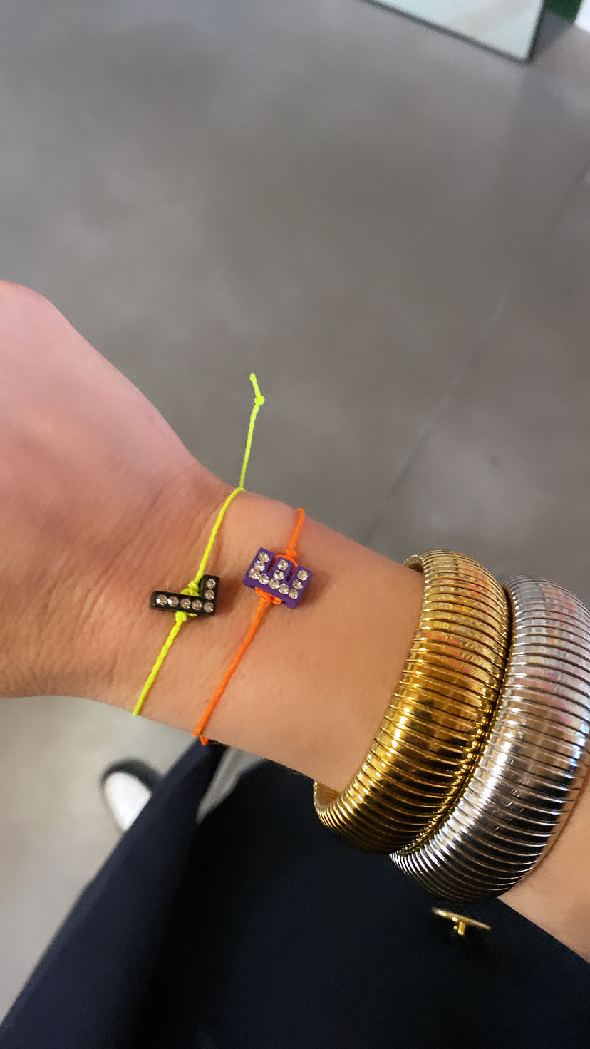 bracelet d'amitié avec initial à accumuler